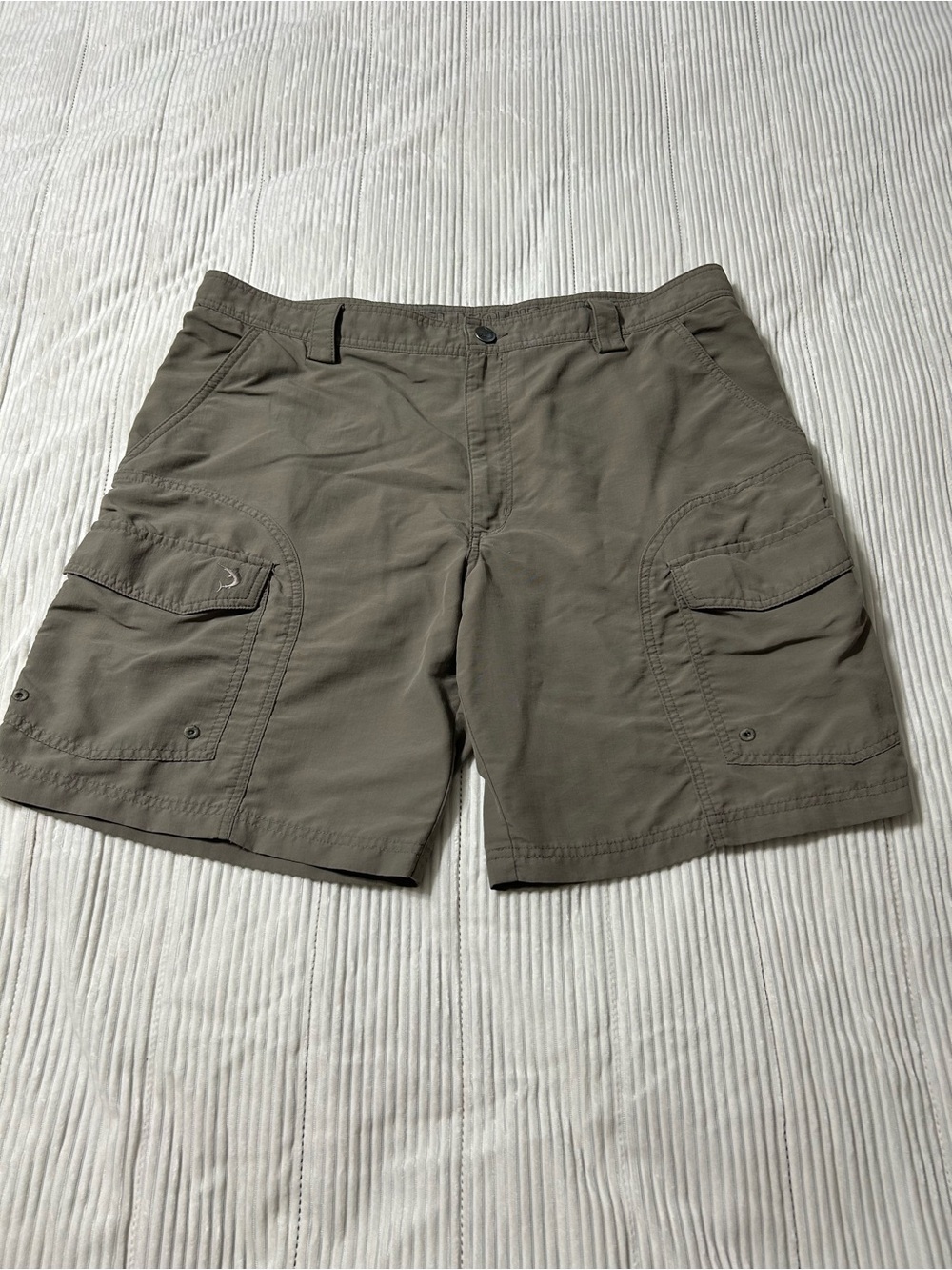 Reel Legends Men's Cargo Shorts in Olive